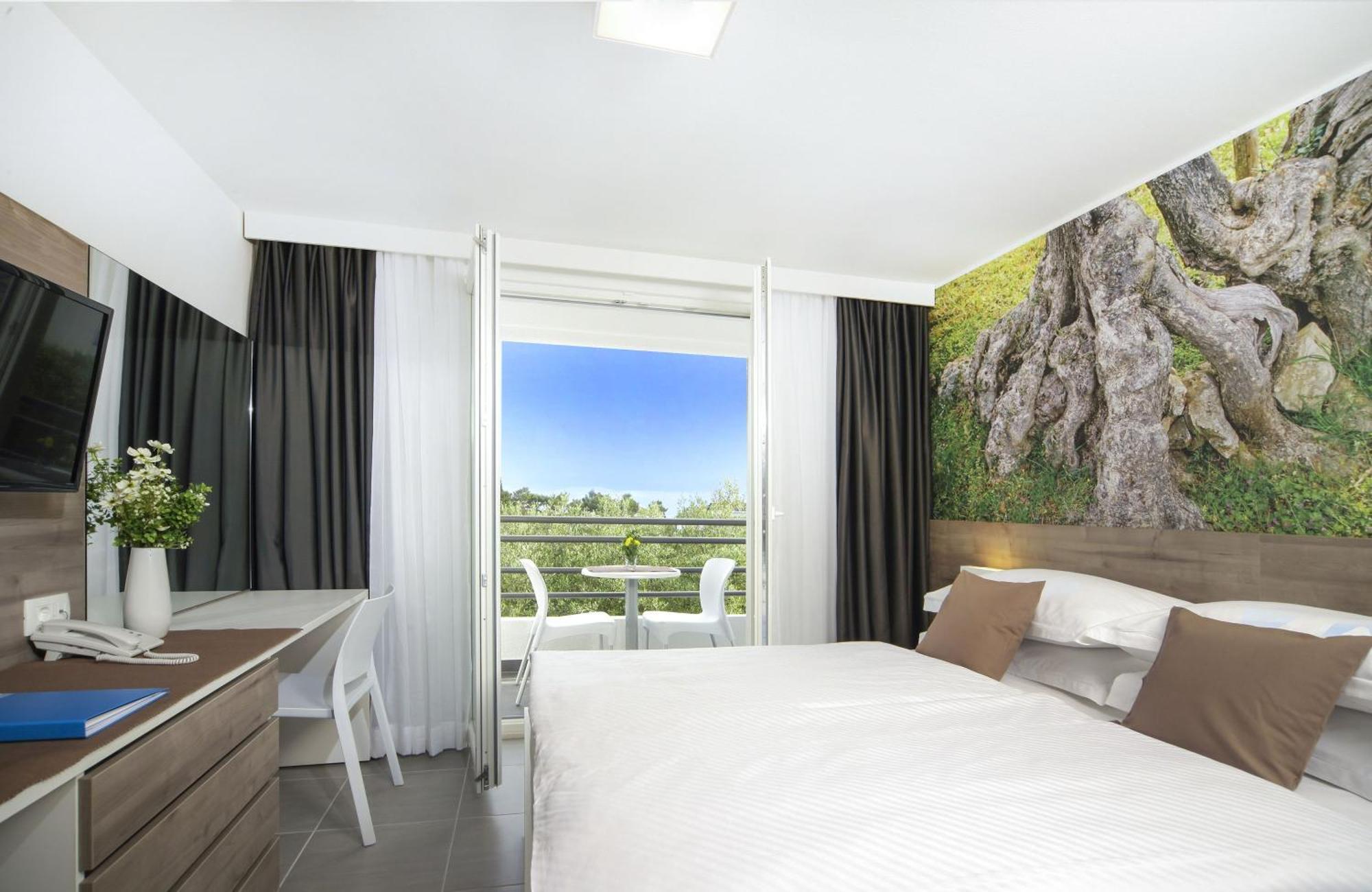 Bluesun Hotel Neptun Tučepi الغرفة الصورة