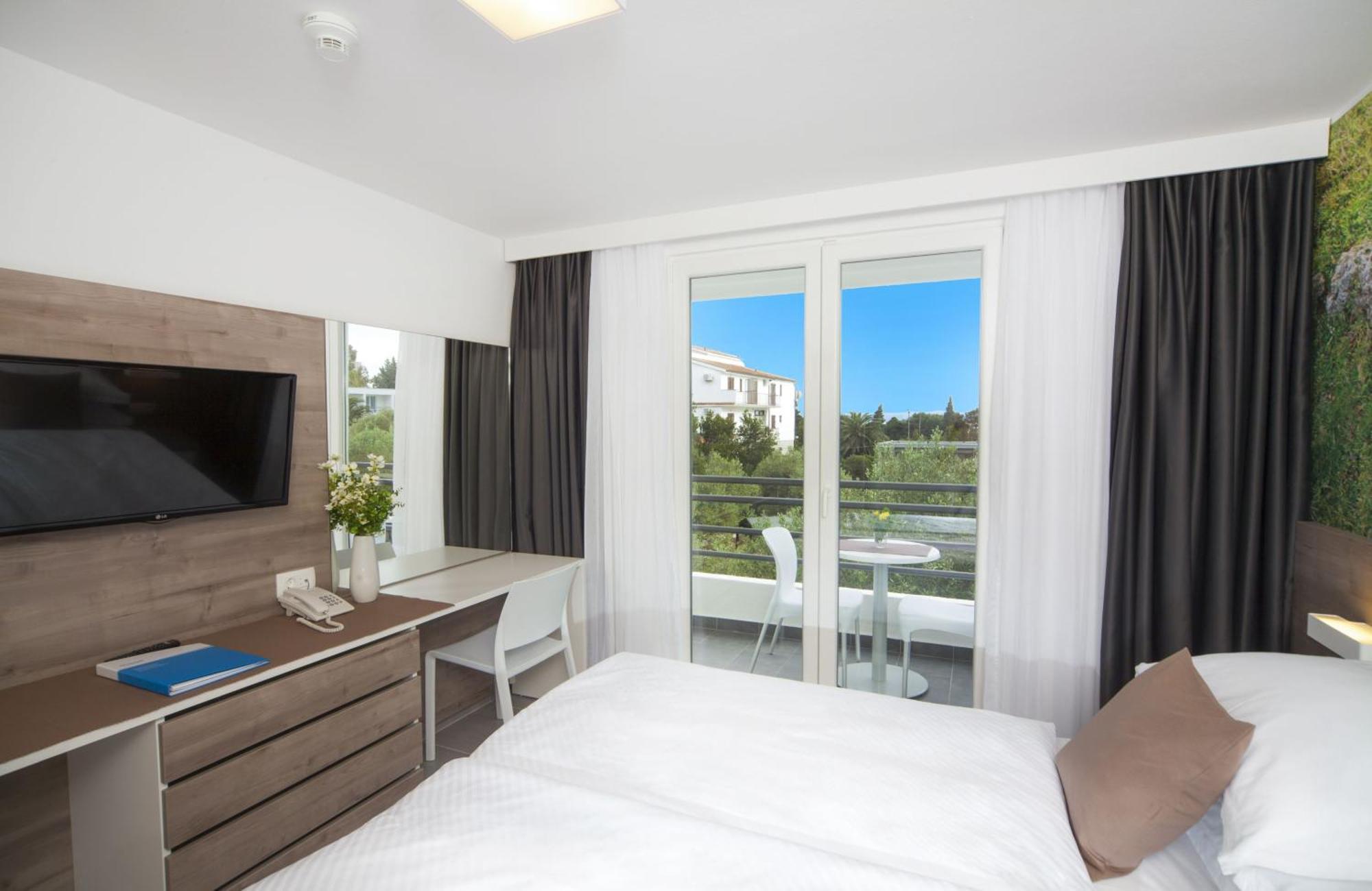 Bluesun Hotel Neptun Tučepi الغرفة الصورة
