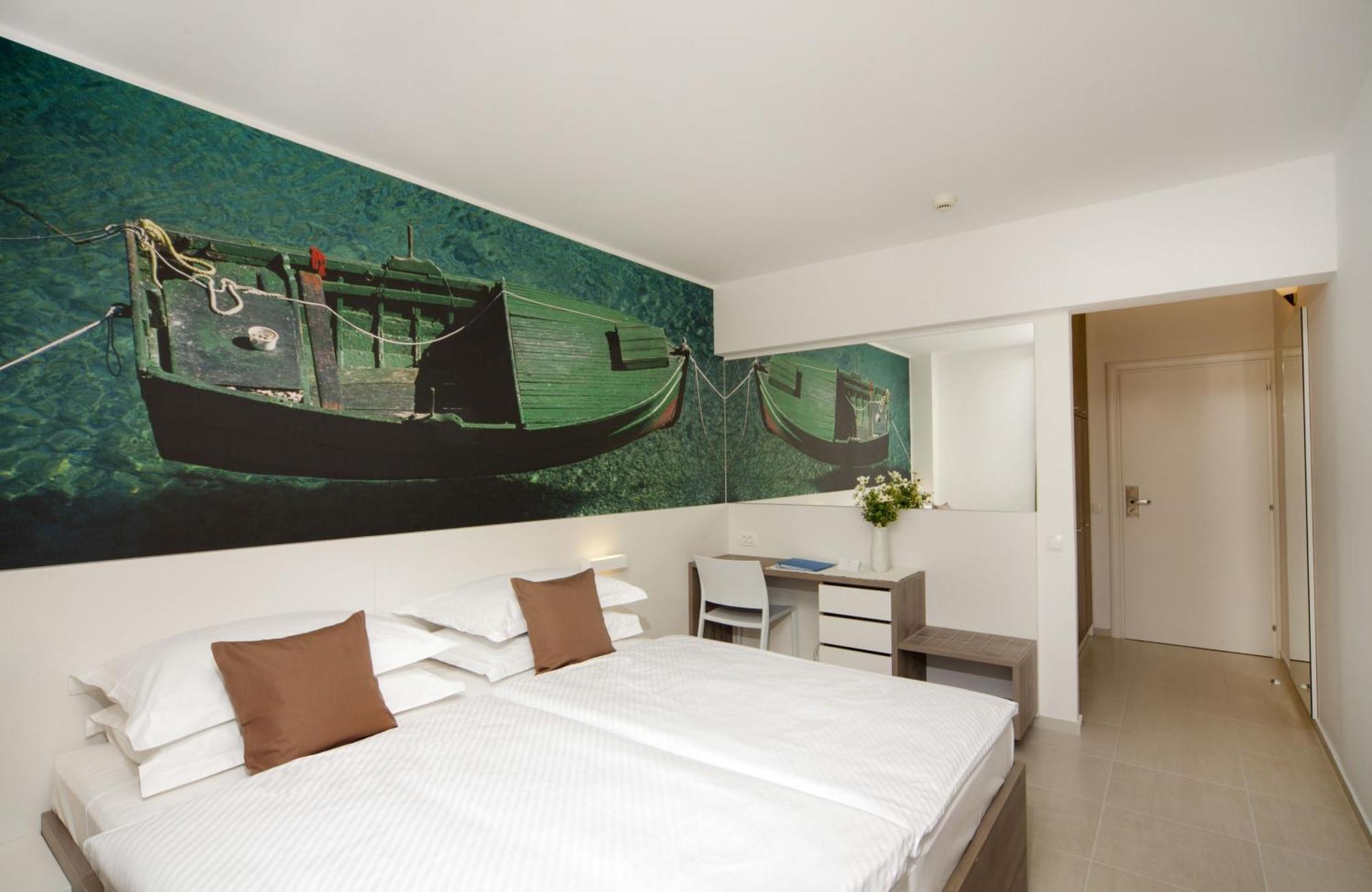 Bluesun Hotel Neptun Tučepi الغرفة الصورة